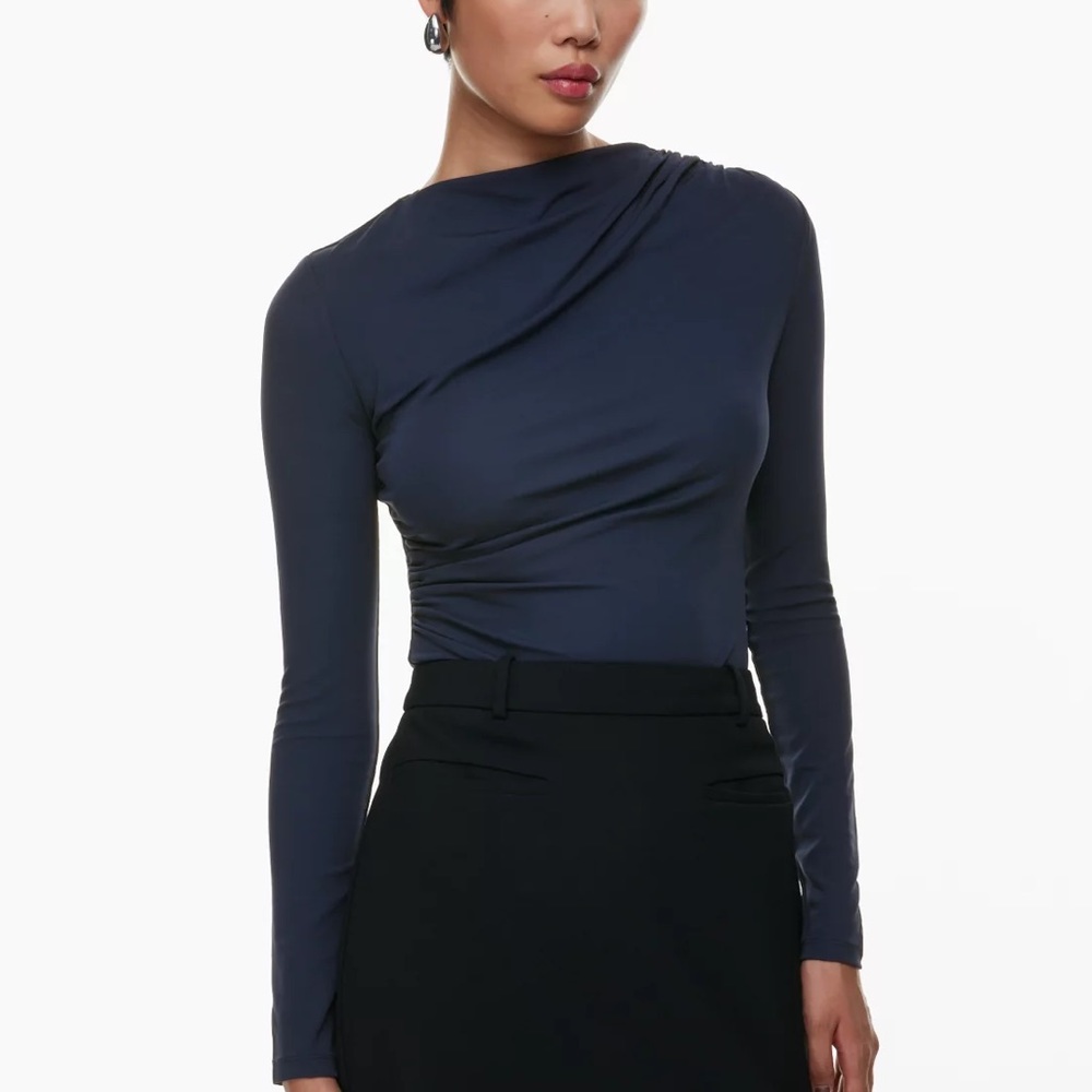 Aritzia Exhibit Top